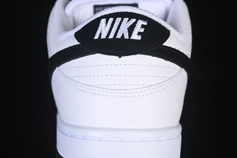 All Categories Nk SB Dunk Series Nk SB Dunk Low Low-top sneakers Nike SB Dunk Low Classic white and black Low-top casual sneakers HF3704-100
